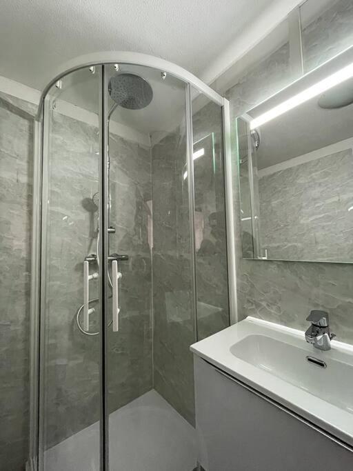 Reims - Duplex Au Coeur Du Quartier Saint-Remi Lägenhet Exteriör bild